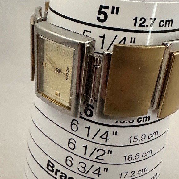 Fossil ladies watch rectangular shaped with brushed gold and silver tone links - Picture 6 of 6